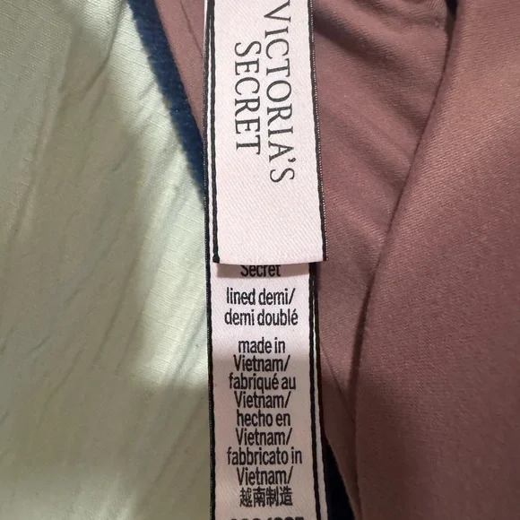 Victoria's Secret Mauve Bra - Picture 4 of 5